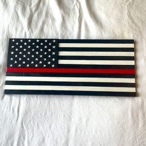 “Thin red line” flag